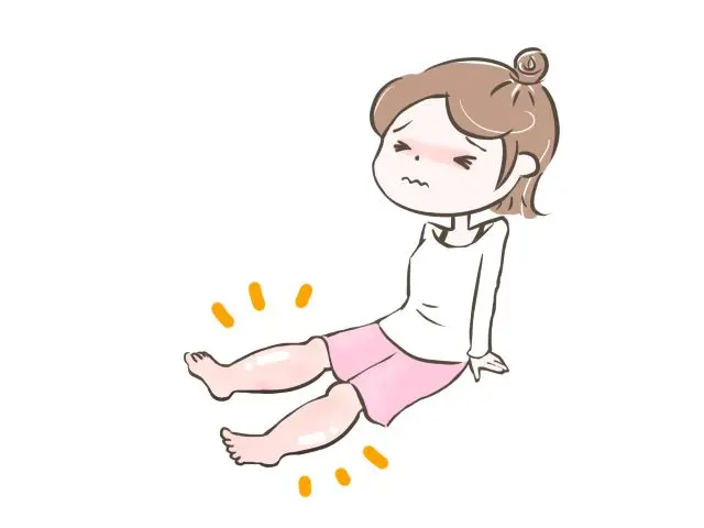 足がむくんだ女性